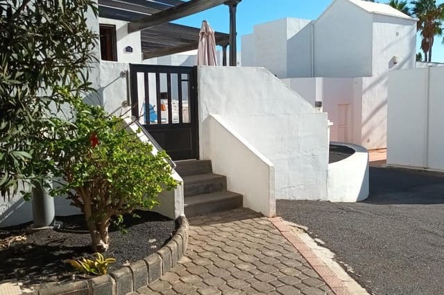 2 slaapkamer Appartement te koop in Costa Teguise, Teguise - € 295.000 (Ref: 9438556)