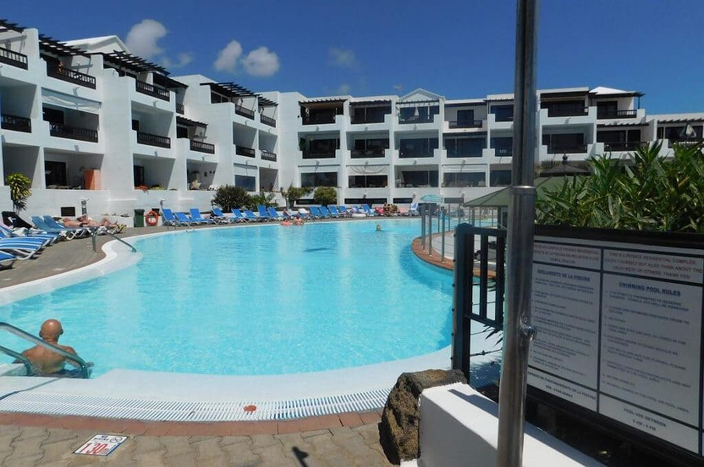 2 bedroom Apartment for sale in Costa Teguise - € 295,000 (Ref: 9438556)