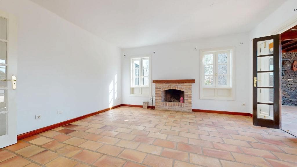 3 bedroom Villa for sale in Playa Blanca with pool - € 840,000 (Ref: 9440860)