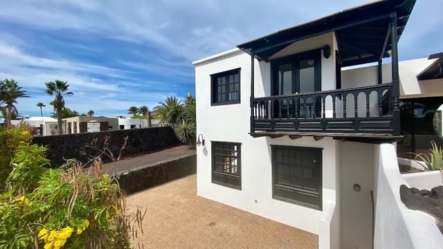 3 Zimmer Villa zu verkaufen in Playa Blanca, Yaiza mit Pool - 840.000 € (Ref: 9440860)