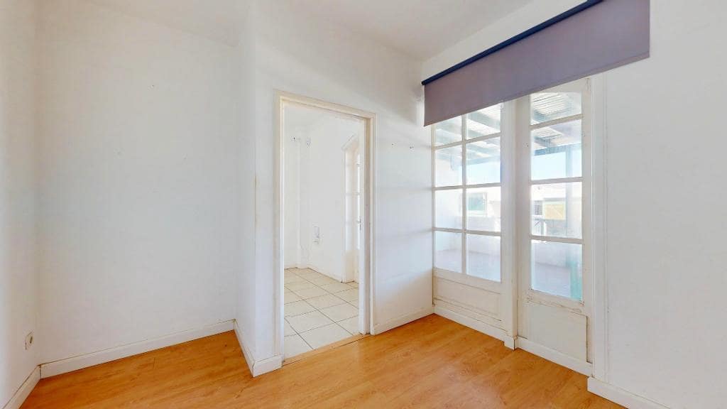 Commercial for sale in Playa Blanca - € 320,000 (Ref: 9740077)