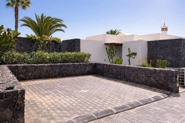 2 chambre Villa/Maison à vendre à Playa Blanca, Yaiza avec piscine - 475 000 € (Ref: 9740078)