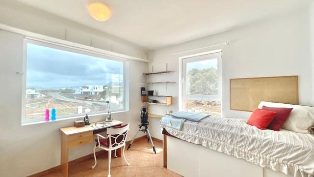 2 bedroom Villa for sale in Las Brenas, Yaiza with pool - € 590,000 (Ref: 9740079)