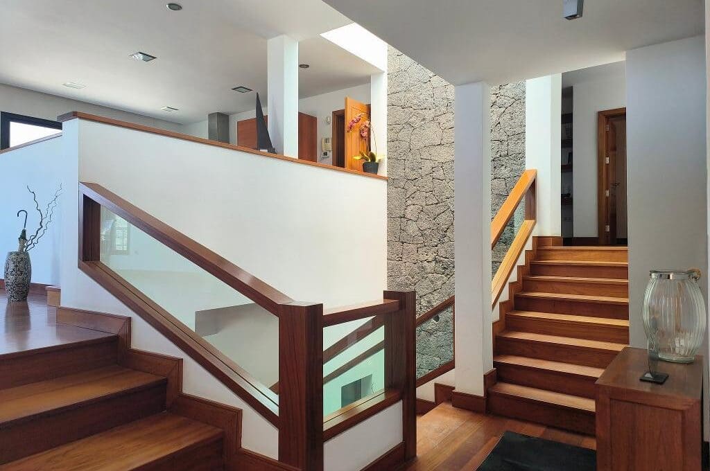 6 slaapkamer Villa te koop in Puerto Calero met zwembad - € 1.800.000 (Ref: 9809787)
