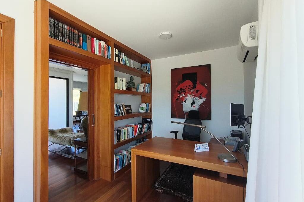 6 slaapkamer Villa te koop in Puerto Calero met zwembad - € 1.800.000 (Ref: 9809787)