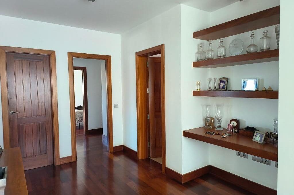 6 slaapkamer Villa te koop in Puerto Calero met zwembad - € 1.800.000 (Ref: 9809787)