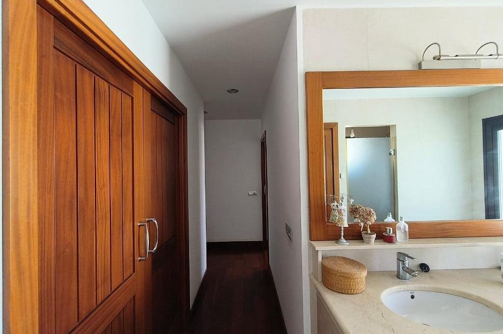 6 slaapkamer Villa te koop in Puerto Calero met zwembad - € 1.800.000 (Ref: 9809787)
