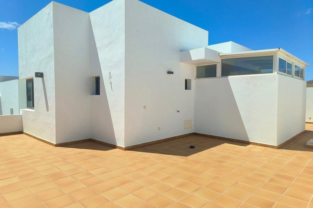 6 slaapkamer Villa te koop in Puerto Calero met zwembad - € 1.800.000 (Ref: 9809787)