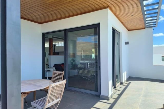 6 slaapkamer Villa te koop in Puerto Calero, Yaiza met zwembad - € 1.800.000 (Ref: 9809787)