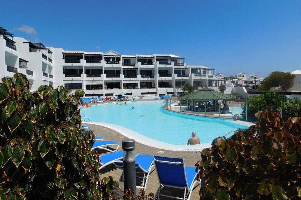 3 quarto Moradia para venda em Costa Teguise com piscina garagem - 495 000 € (Ref: 9989438)
