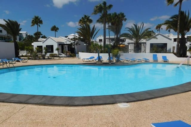 3 soverom Villa til salgs i Costa Teguise, Teguise med svømmebasseng garasje - € 495 000 (Ref: 9989438)