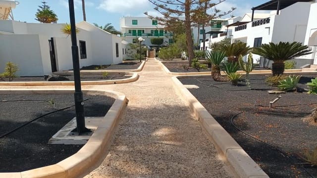 3 soverom Villa til salgs i Costa Teguise, Teguise med svømmebasseng garasje - € 495 000 (Ref: 9989438)