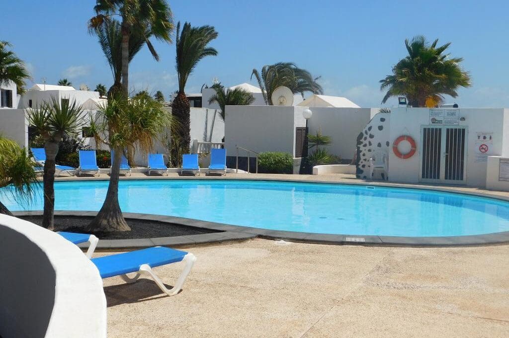 3 quarto Moradia para venda em Costa Teguise com piscina garagem - 495 000 € (Ref: 9989439)