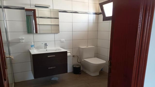3 soveværelse Villa til salg i Costa Teguise, Teguise med swimmingpool garage - € 495.000 (Ref: 9989439)