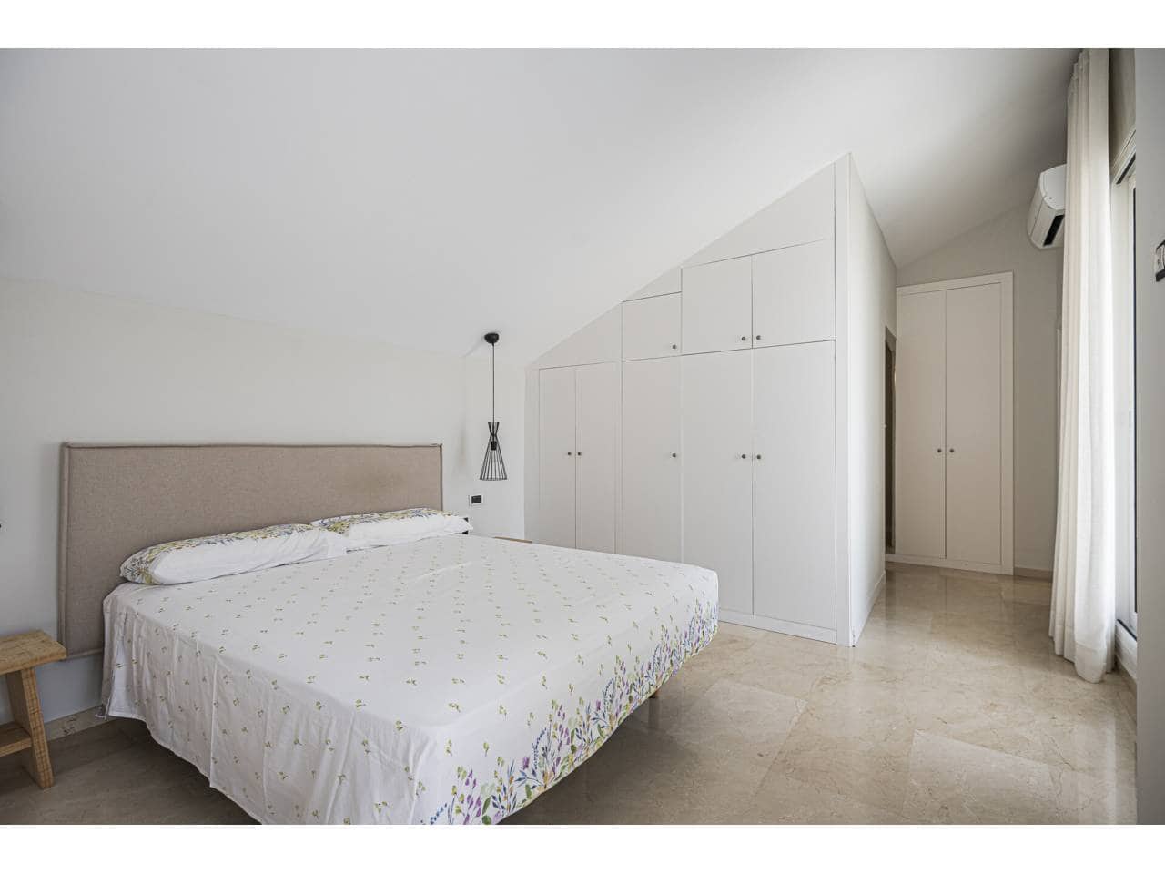4 bedroom Penthouse for sale in Sitges with pool garage - € 1,490,000 (Ref: 10002495)