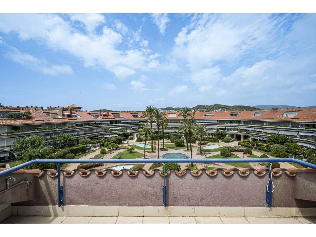 4 bedroom Penthouse for sale in Sitges with pool garage - € 1,490,000 (Ref: 10002495)