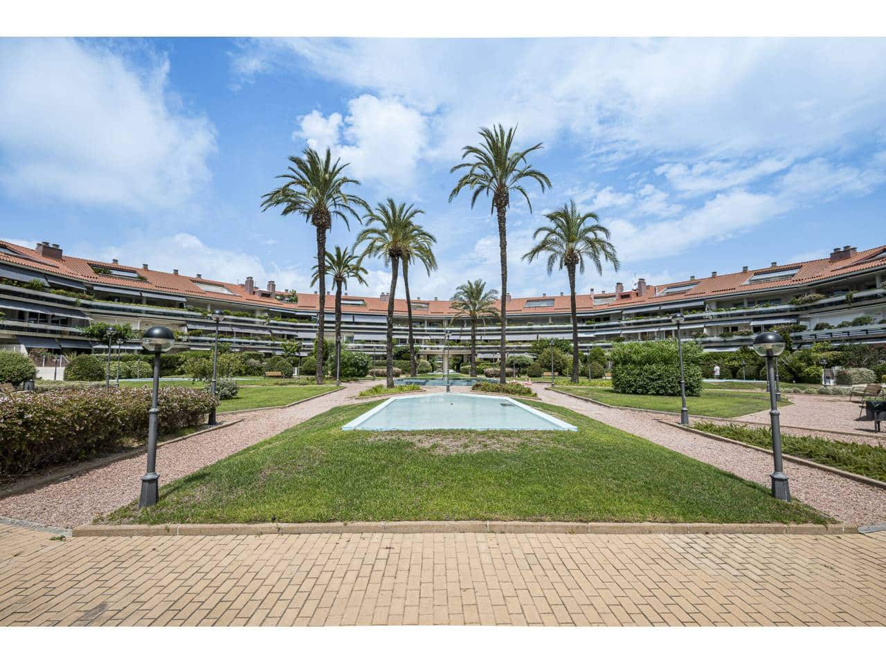 4 bedroom Penthouse for sale in Sitges with pool garage - € 1,490,000 (Ref: 10002495)