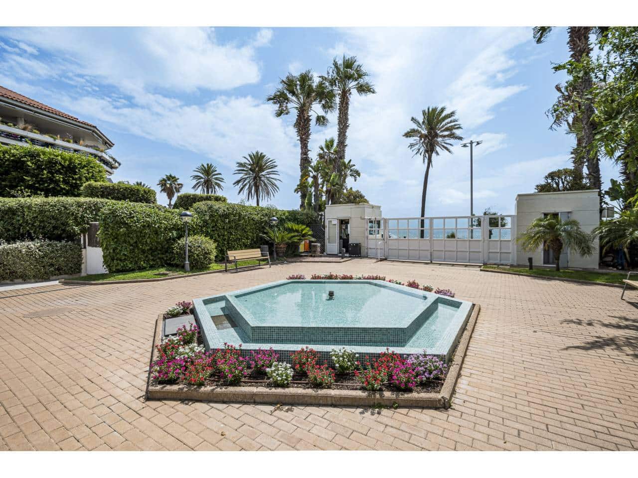 4 bedroom Penthouse for sale in Sitges with pool garage - € 1,490,000 (Ref: 10002495)