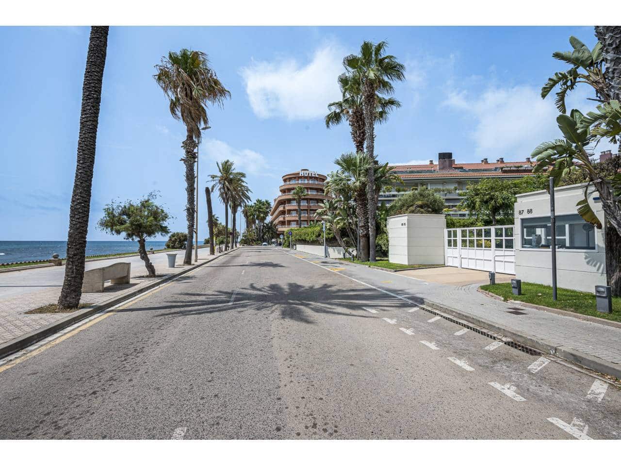 4 bedroom Penthouse for sale in Sitges with pool garage - € 1,490,000 (Ref: 10002495)