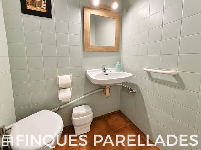 Kaupallinen myytävänä paikassa Sitges - 350 000 € (Ref: 10035751)