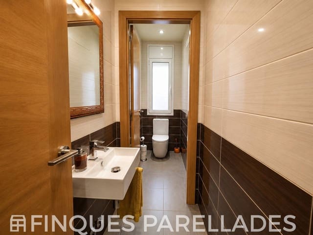 4 soveværelse Villa til salg i Canyelles med swimmingpool garage - € 548.000 (Ref: 10046647)