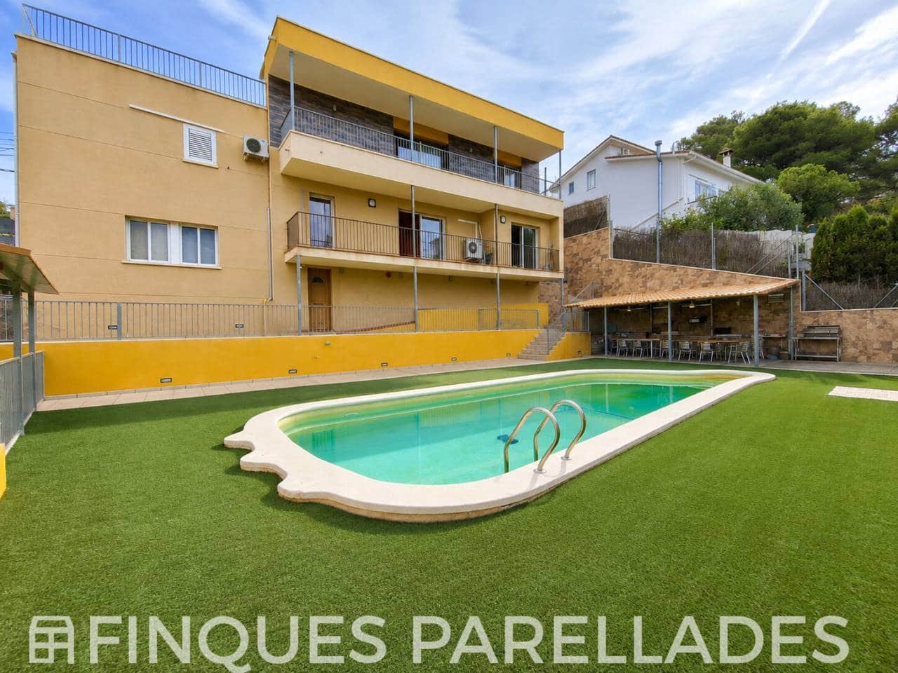 4 soveværelse Villa til salg i Canyelles med swimmingpool garage - € 548.000 (Ref: 10046647)