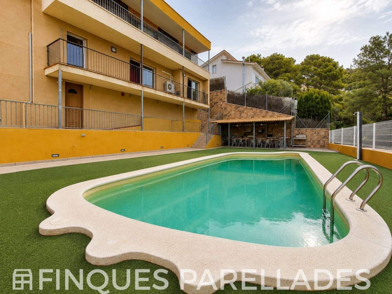 4 soveværelse Villa til salg i Canyelles med swimmingpool garage - € 548.000 (Ref: 10046647)