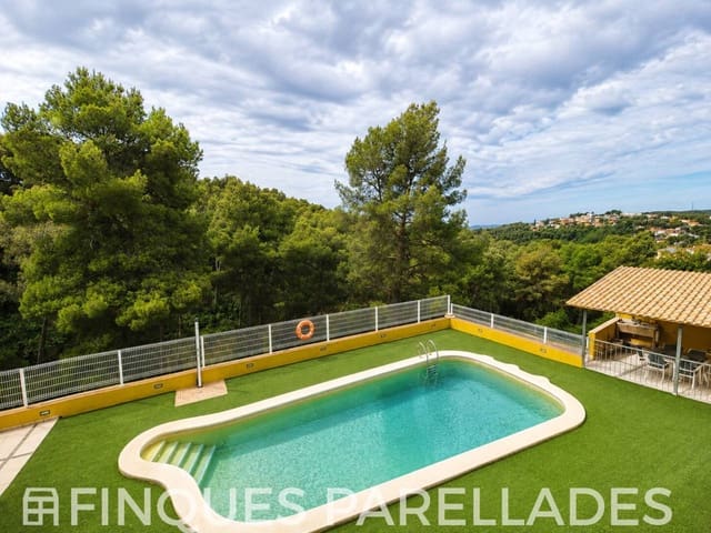 4 soveværelse Villa til salg i Canyelles med swimmingpool garage - € 548.000 (Ref: 10046647)