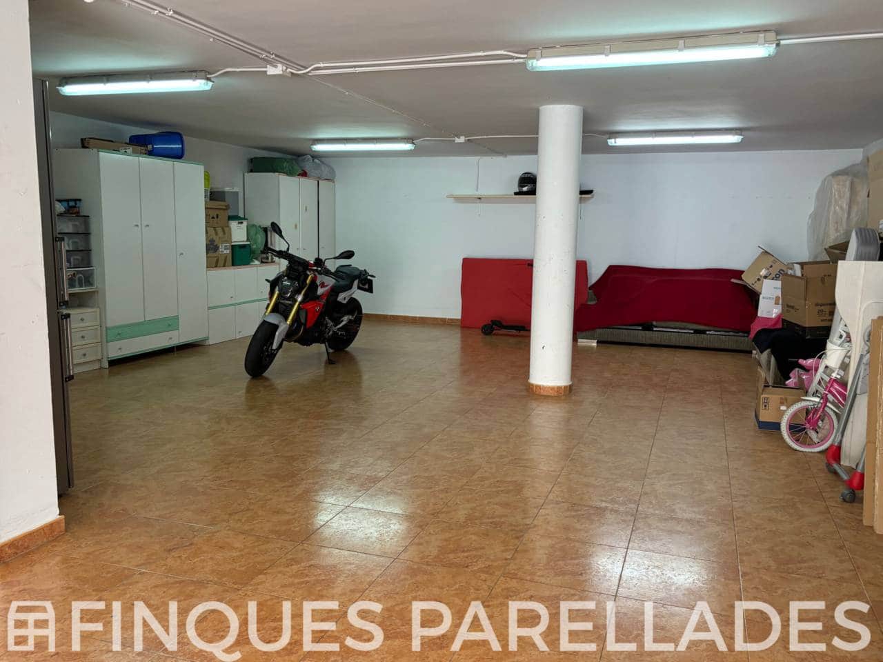 3 soverom Villa til salgs i Sant Pere de Ribes med svømmebasseng garasje - € 635 000 (Ref: 8983826)