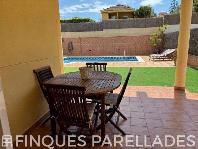 3 bedroom Villa for sale in Sant Pere de Ribes with pool garage - € 635,000 (Ref: 8983826)