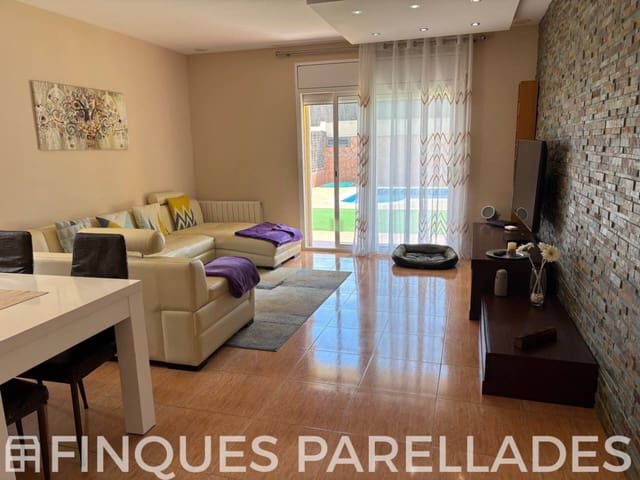 3 bedroom Villa for sale in Sant Pere de Ribes with pool garage - € 635,000 (Ref: 8983826)