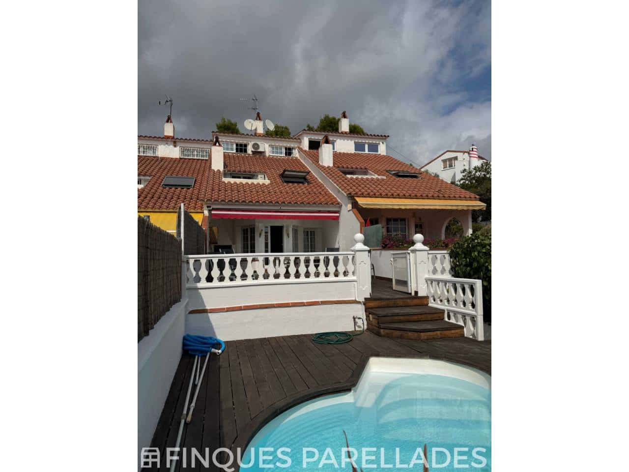 4 soveværelse Byhus til salg i Sitges med swimmingpool garage - € 630.000 (Ref: 9242552)