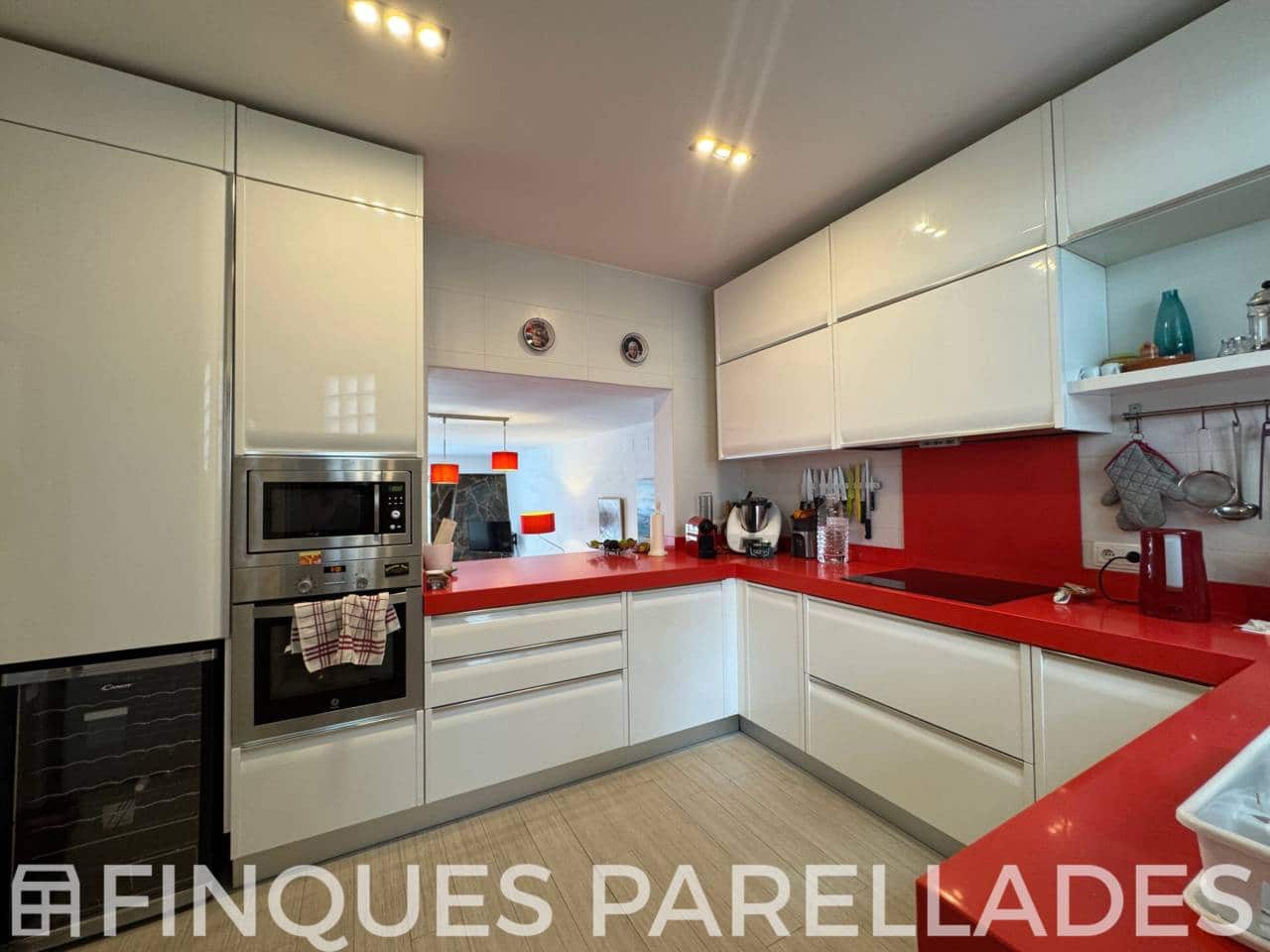 4 soveværelse Byhus til salg i Sitges med swimmingpool garage - € 630.000 (Ref: 9242552)