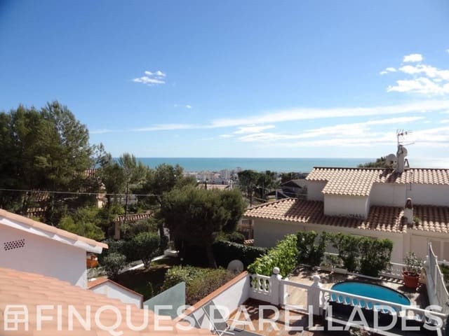 4 bedroom Townhouse for sale in Sitges with pool garage - € 630,000 (Ref: 9242552)