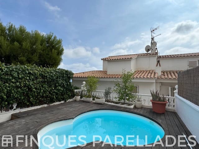 4 bedroom Townhouse for sale in Sitges with pool garage - € 630,000 (Ref: 9242552)