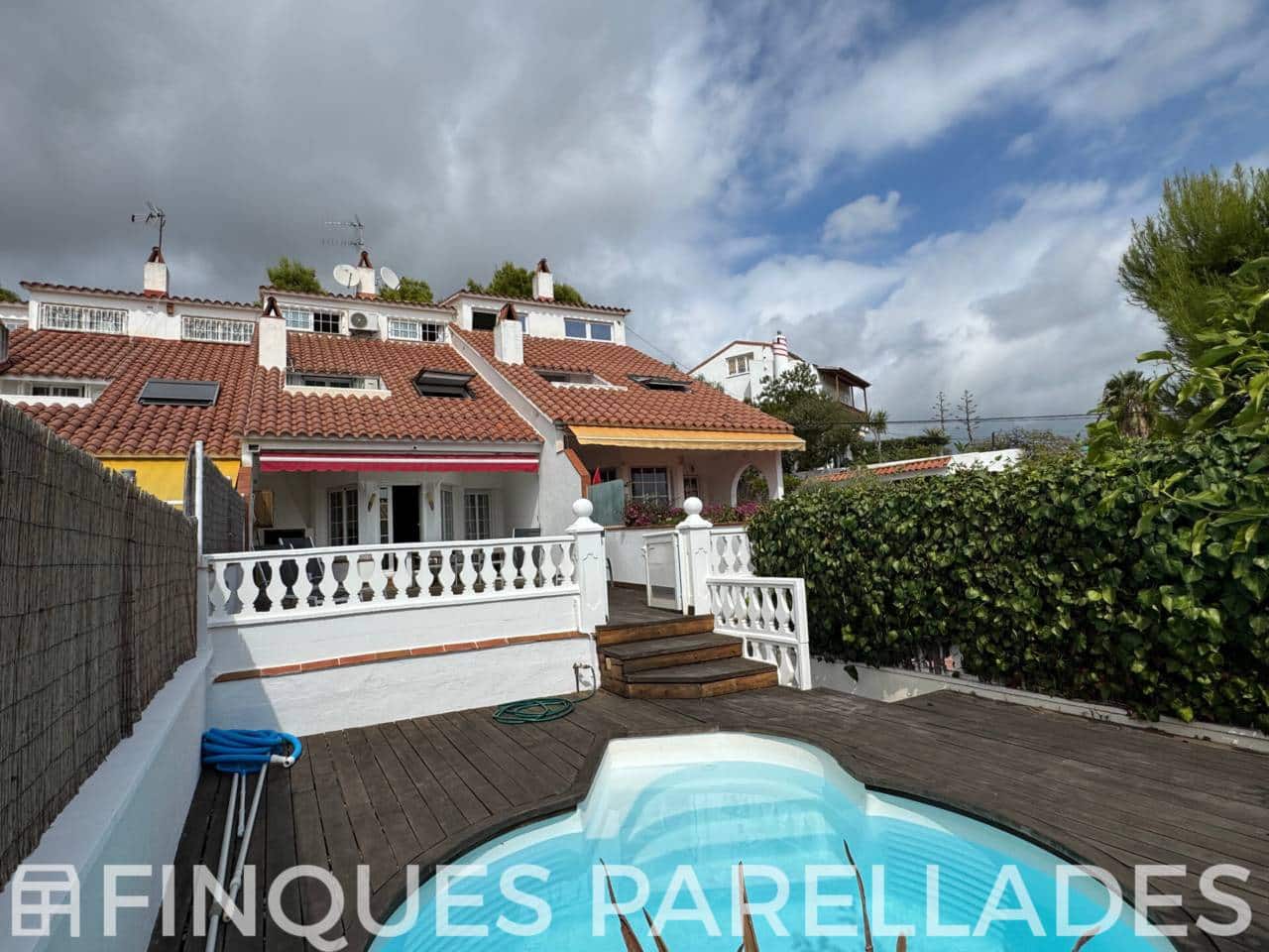 4 soveværelse Byhus til salg i Sitges med swimmingpool garage - € 630.000 (Ref: 9242552)