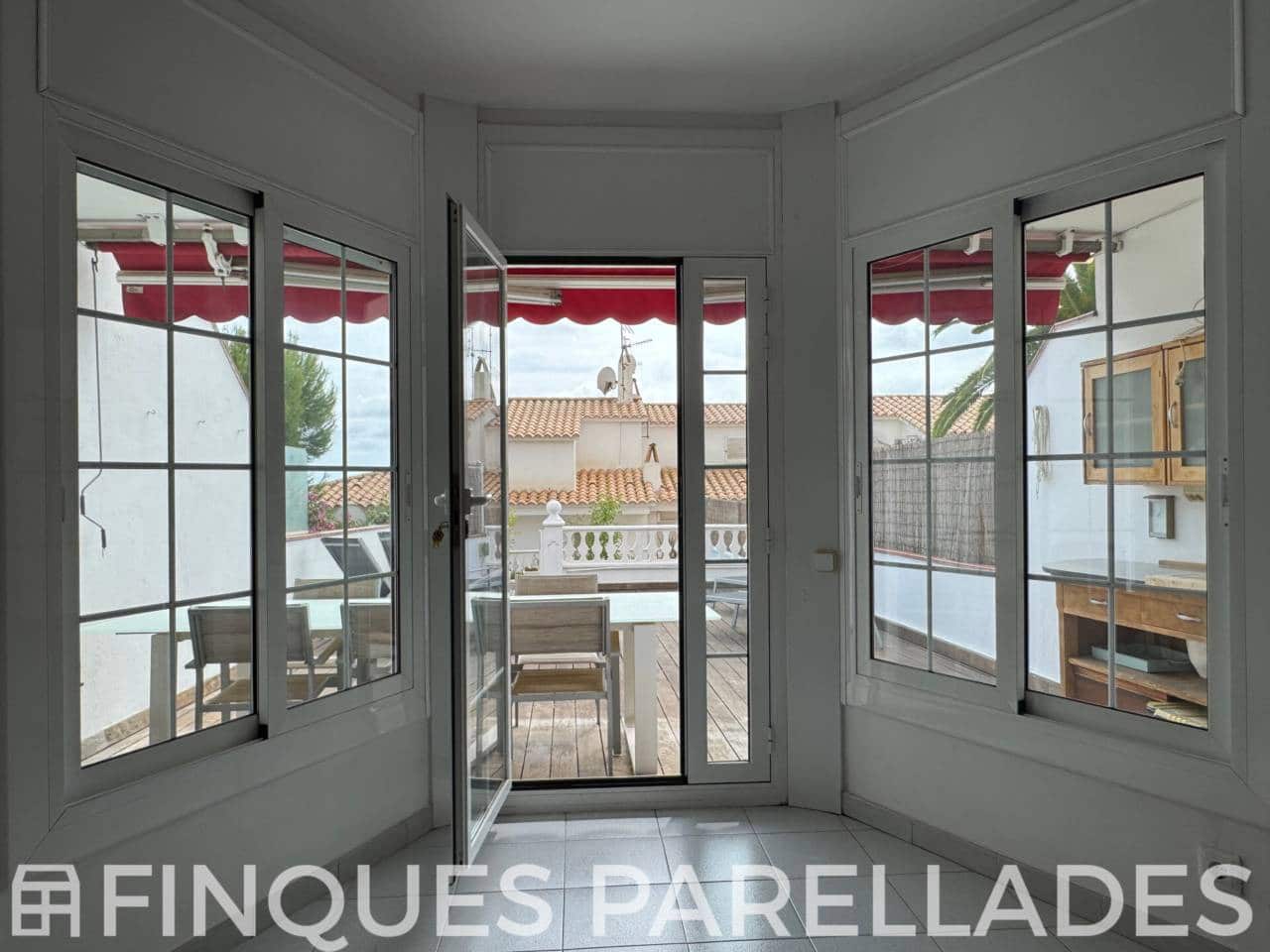 4 soveværelse Byhus til salg i Sitges med swimmingpool garage - € 630.000 (Ref: 9242552)