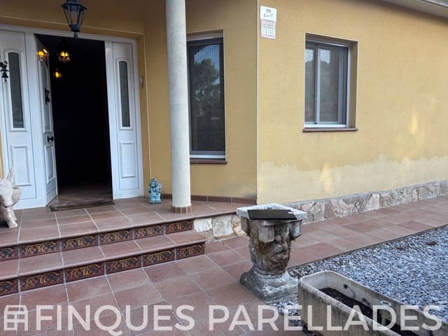 4 soverom Villa til leie i Canyelles med garasje - € 1 990 (Ref: 9272034)