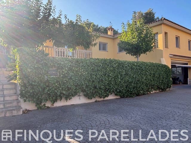 4 soverom Villa til leie i Canyelles med garasje - € 1 990 (Ref: 9272034)