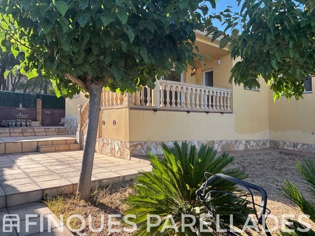 4 soverom Villa til leie i Canyelles med garasje - € 1 990 (Ref: 9272034)