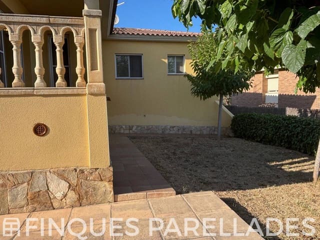 4 soverom Villa til leie i Canyelles med garasje - € 1 990 (Ref: 9272034)