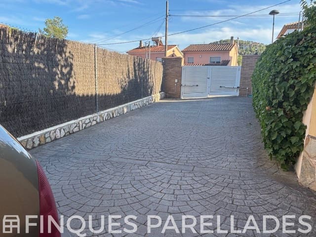 4 soverom Villa til leie i Canyelles med garasje - € 1 990 (Ref: 9272034)