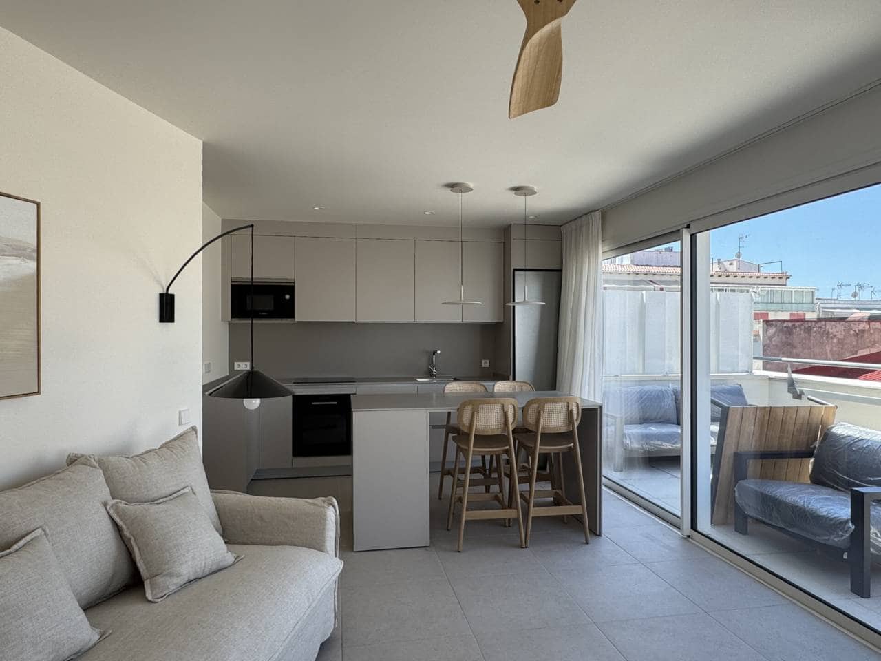 1 bedroom Penthouse for rent in Sitges - € 2,350 (Ref: 9300547)