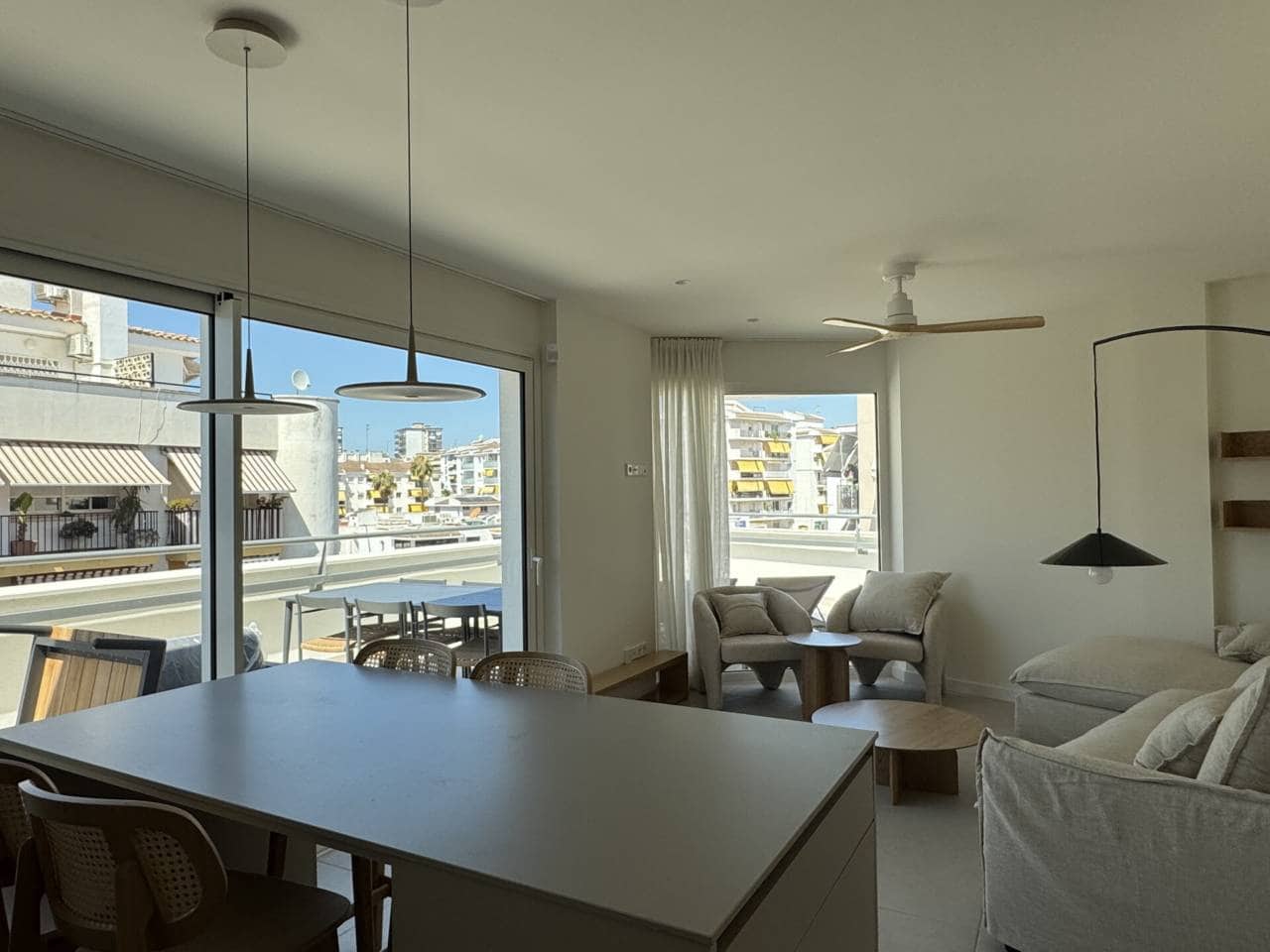 1 bedroom Penthouse for rent in Sitges - € 2,350 (Ref: 9300547)