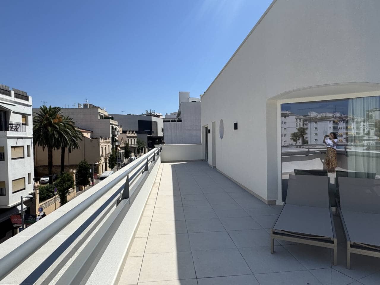 1 bedroom Penthouse for rent in Sitges - € 2,350 (Ref: 9300547)
