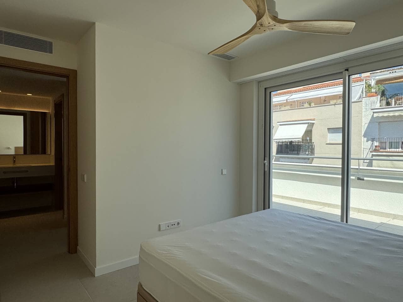 1 bedroom Penthouse for rent in Sitges - € 2,350 (Ref: 9300547)