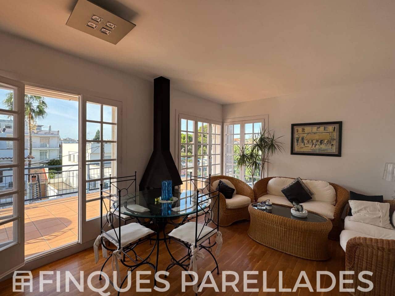 2 bedroom Penthouse for sale in Sitges with garage - € 680,000 (Ref: 9312369)