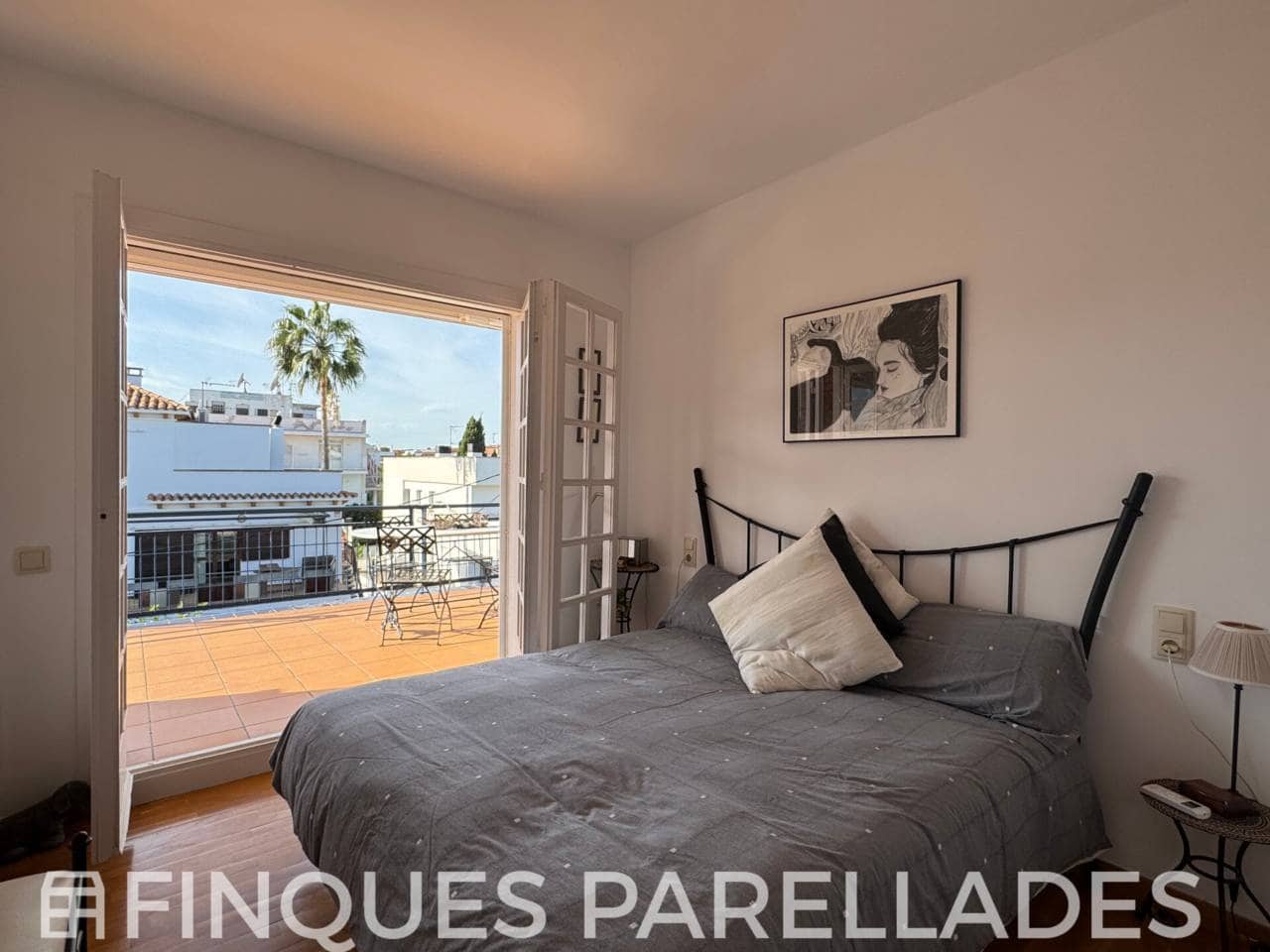 2 bedroom Penthouse for sale in Sitges with garage - € 680,000 (Ref: 9312369)