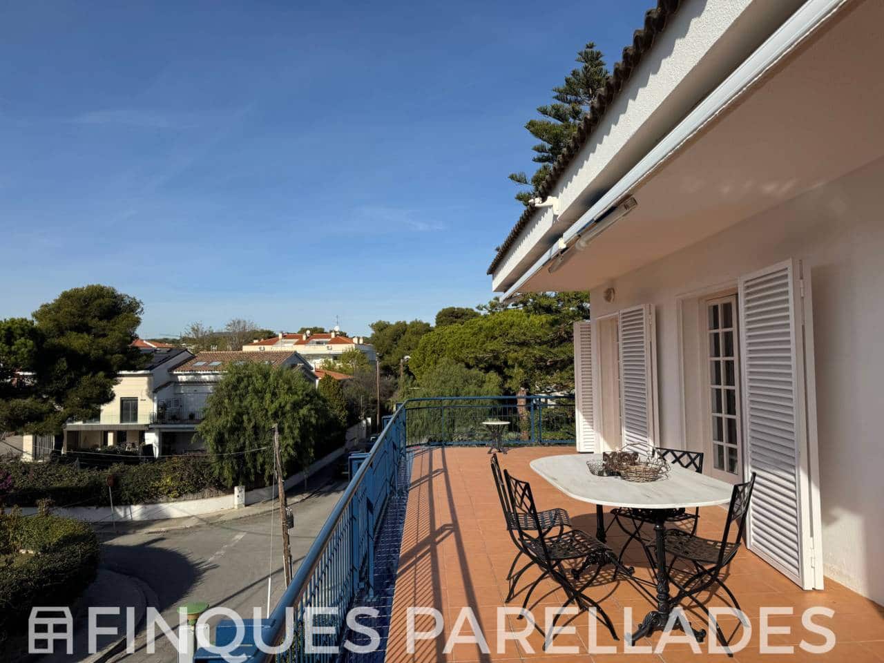 2 bedroom Penthouse for sale in Sitges with garage - € 680,000 (Ref: 9312369)