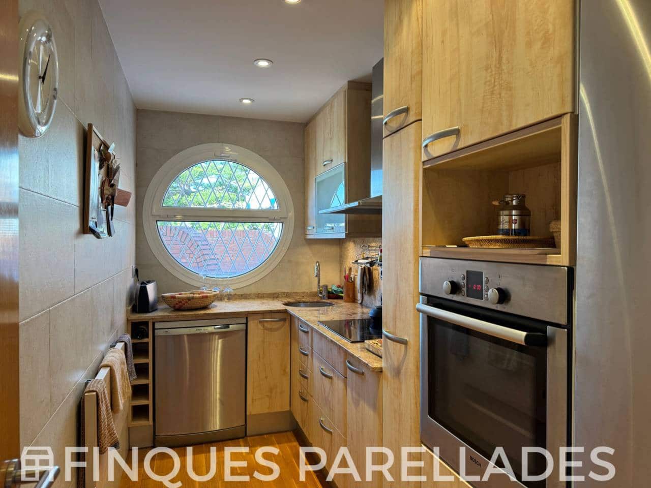 2 bedroom Penthouse for sale in Sitges with garage - € 680,000 (Ref: 9312369)